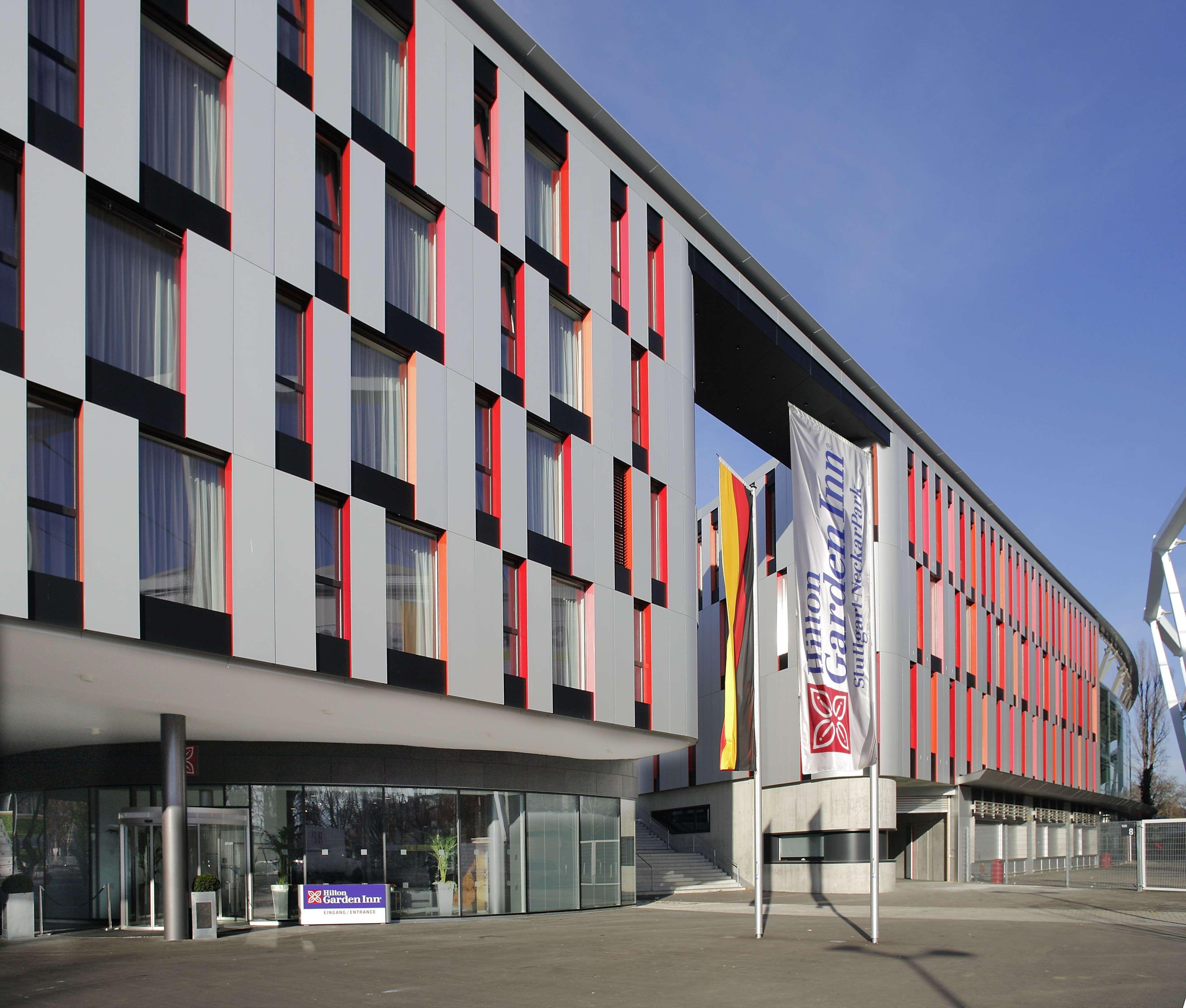 Hilton Garden Inn Stuttgart Neckarpark Exterior photo