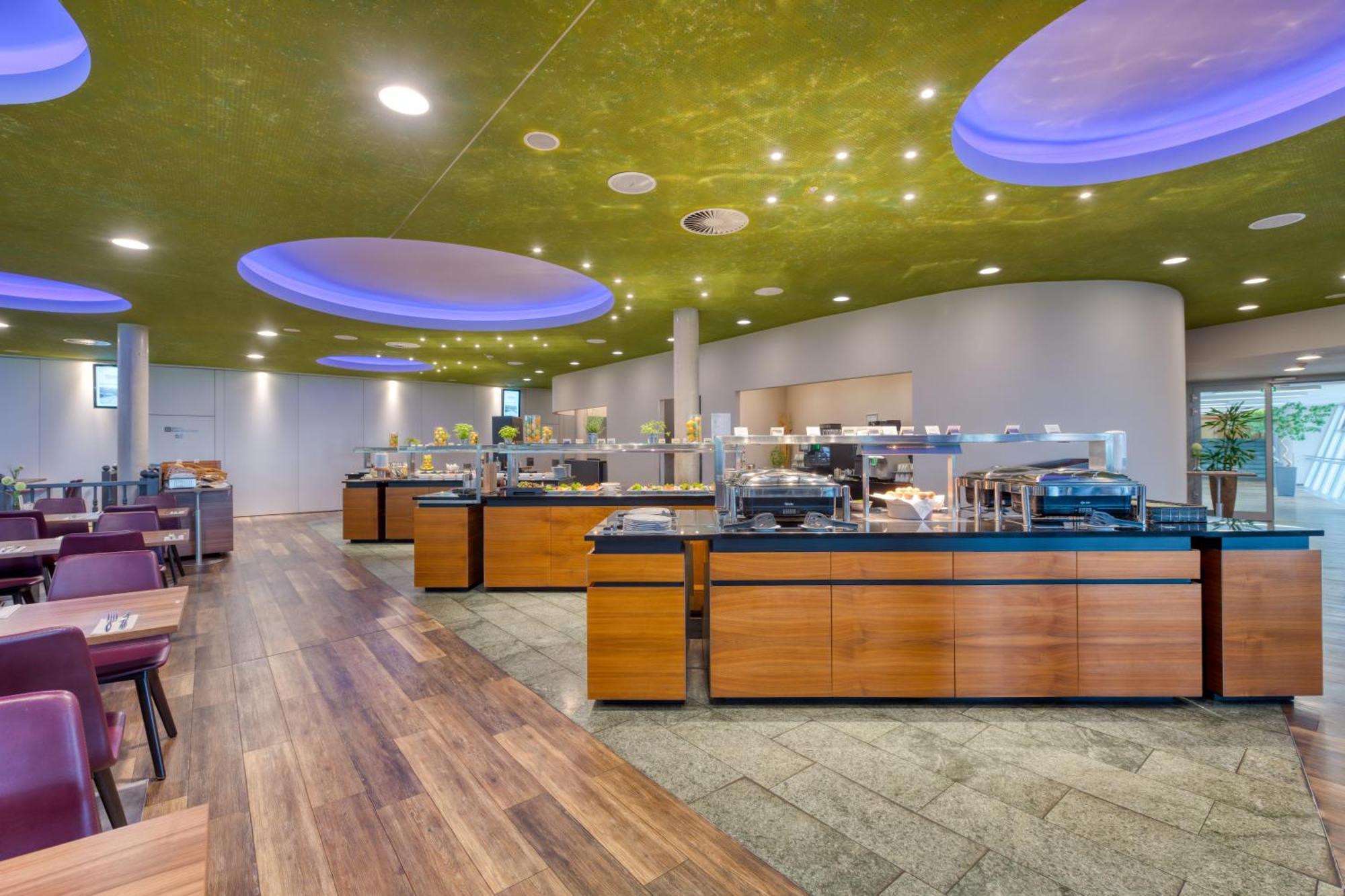 Hilton Garden Inn Stuttgart Neckarpark Exterior photo